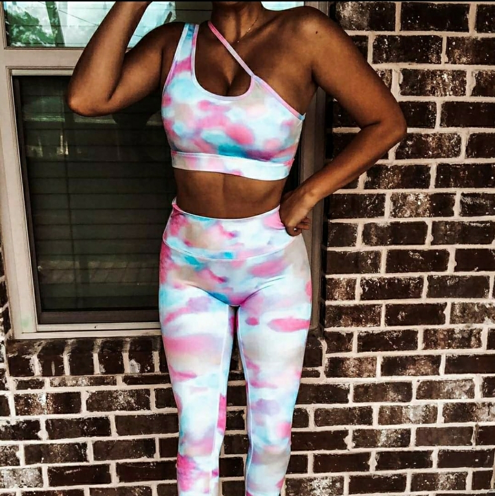 Pink Clouds Workout Set
